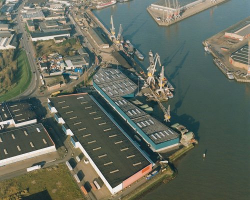 2001-SOM luchtfoto-na bouw stukgoedloods VUS